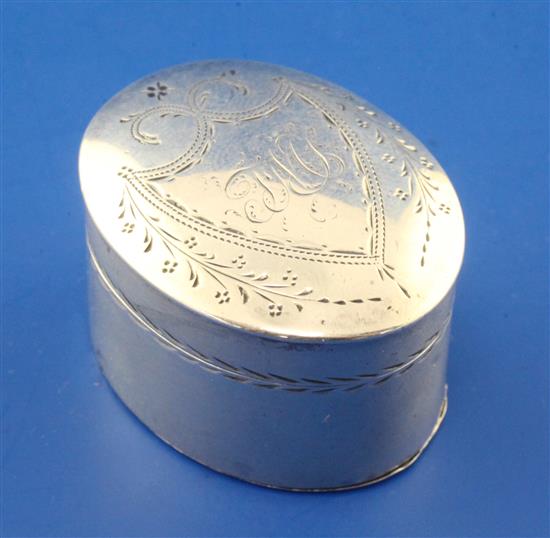 A George III silver oval nutmeg grater by John Turner, 1.5in.